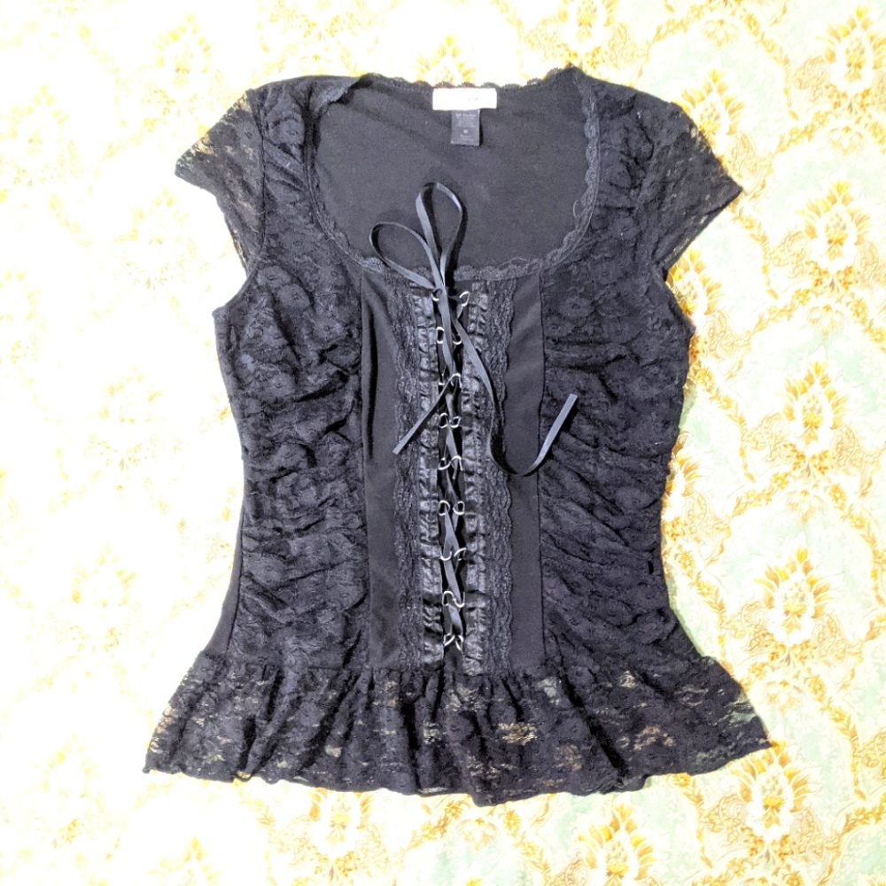 Vintage gothic lace up top